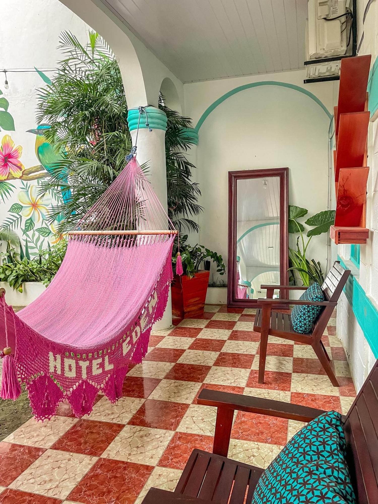 Hostal Eden Мойогалпа Екстериор снимка