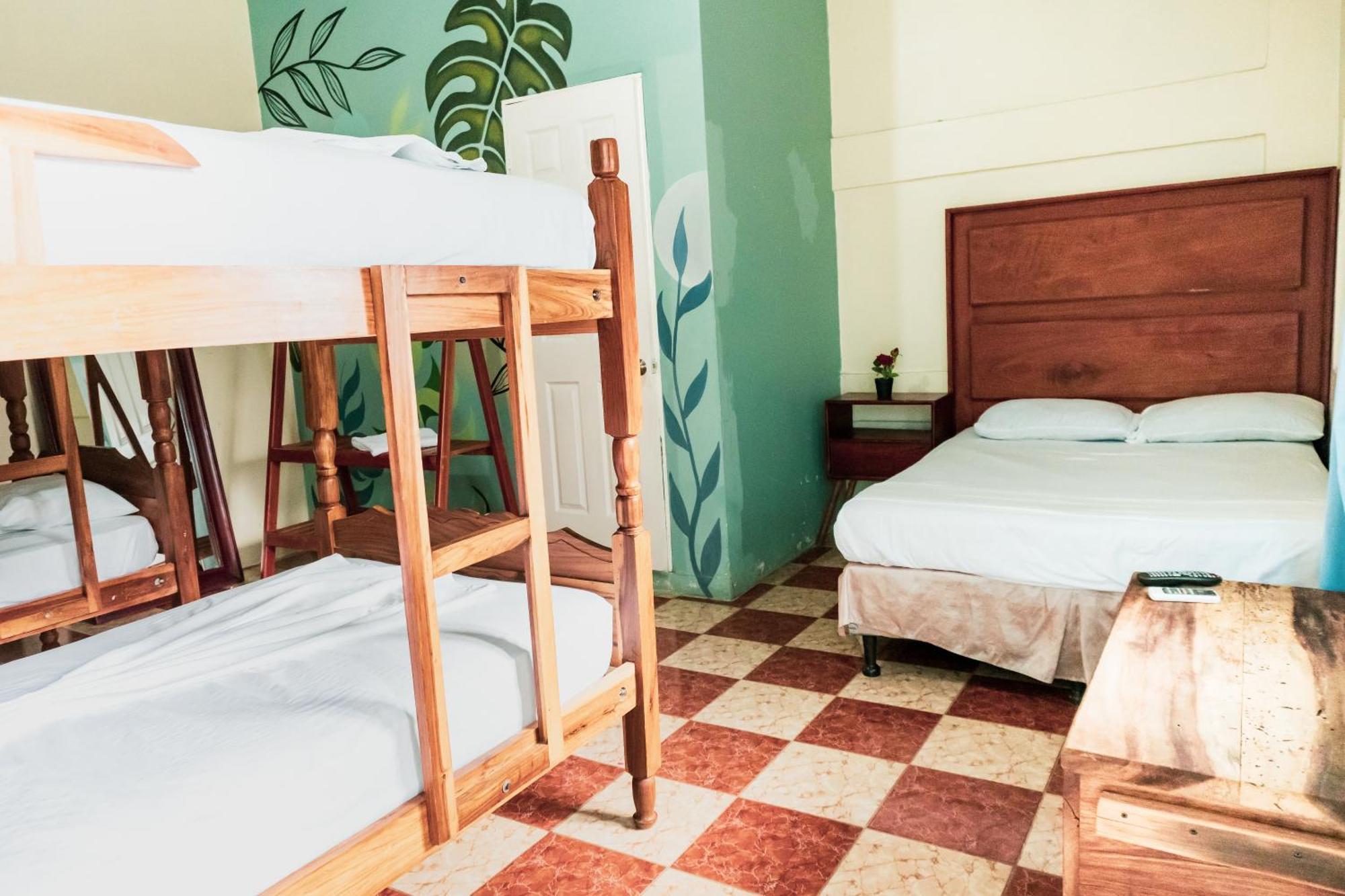 Hostal Eden Мойогалпа Екстериор снимка
