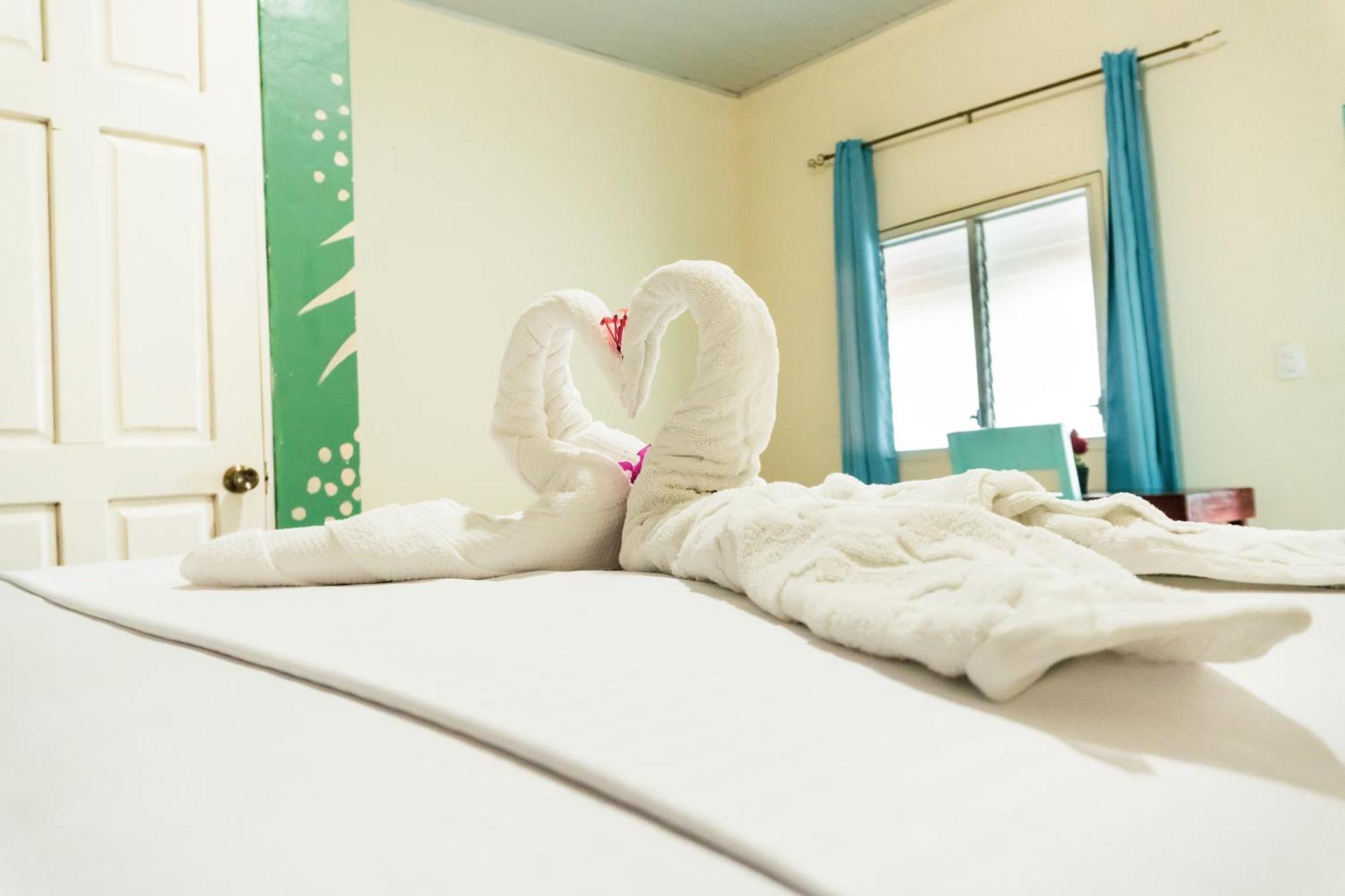 Hostal Eden Мойогалпа Екстериор снимка