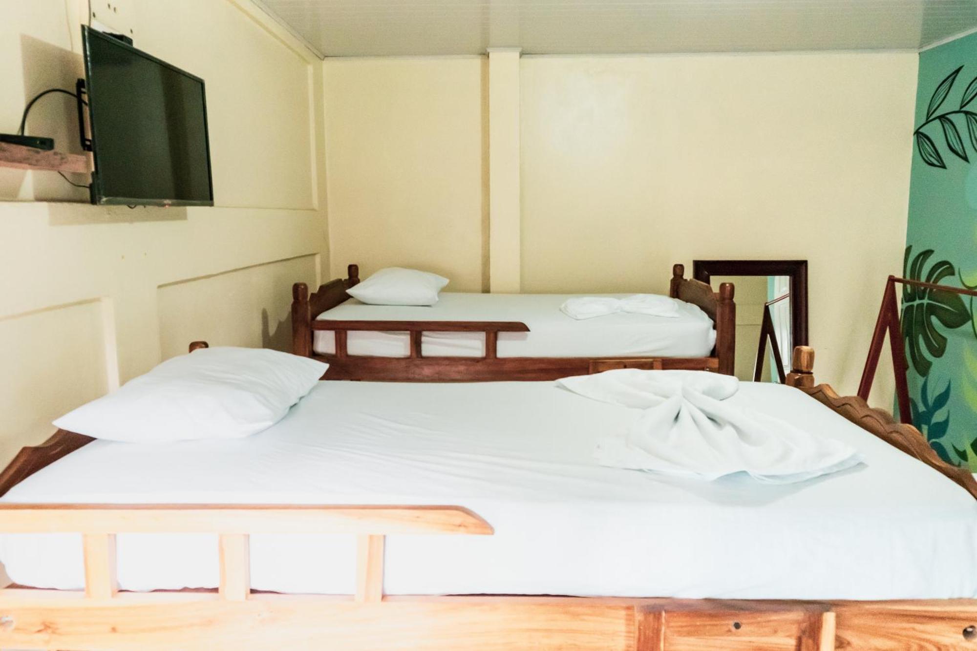 Hostal Eden Мойогалпа Екстериор снимка