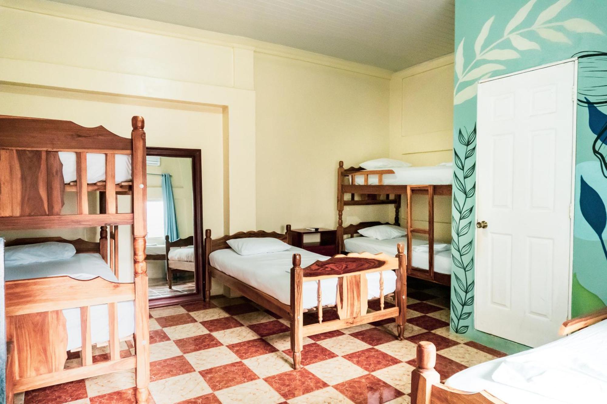 Hostal Eden Мойогалпа Екстериор снимка