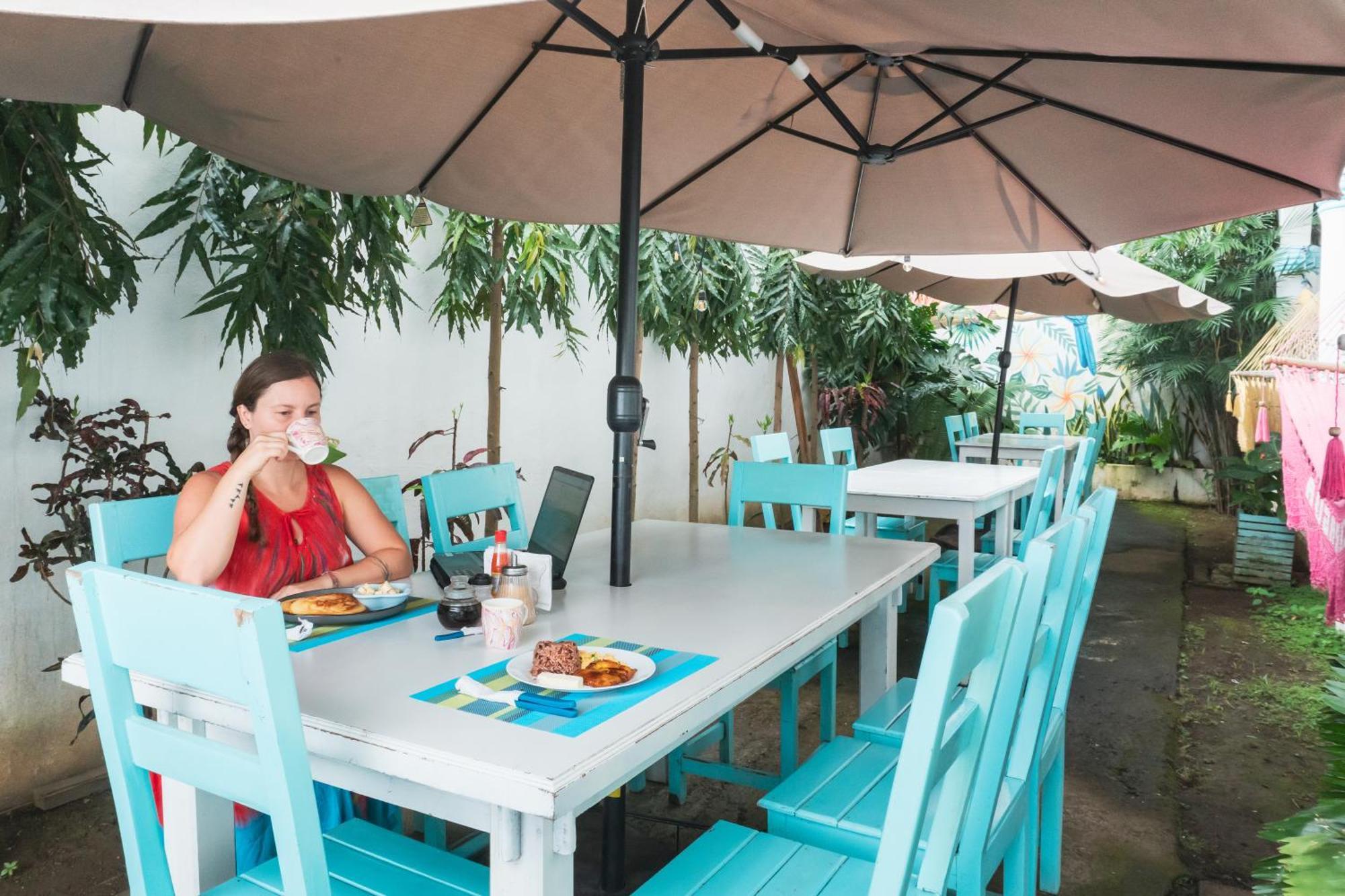 Hostal Eden Мойогалпа Екстериор снимка