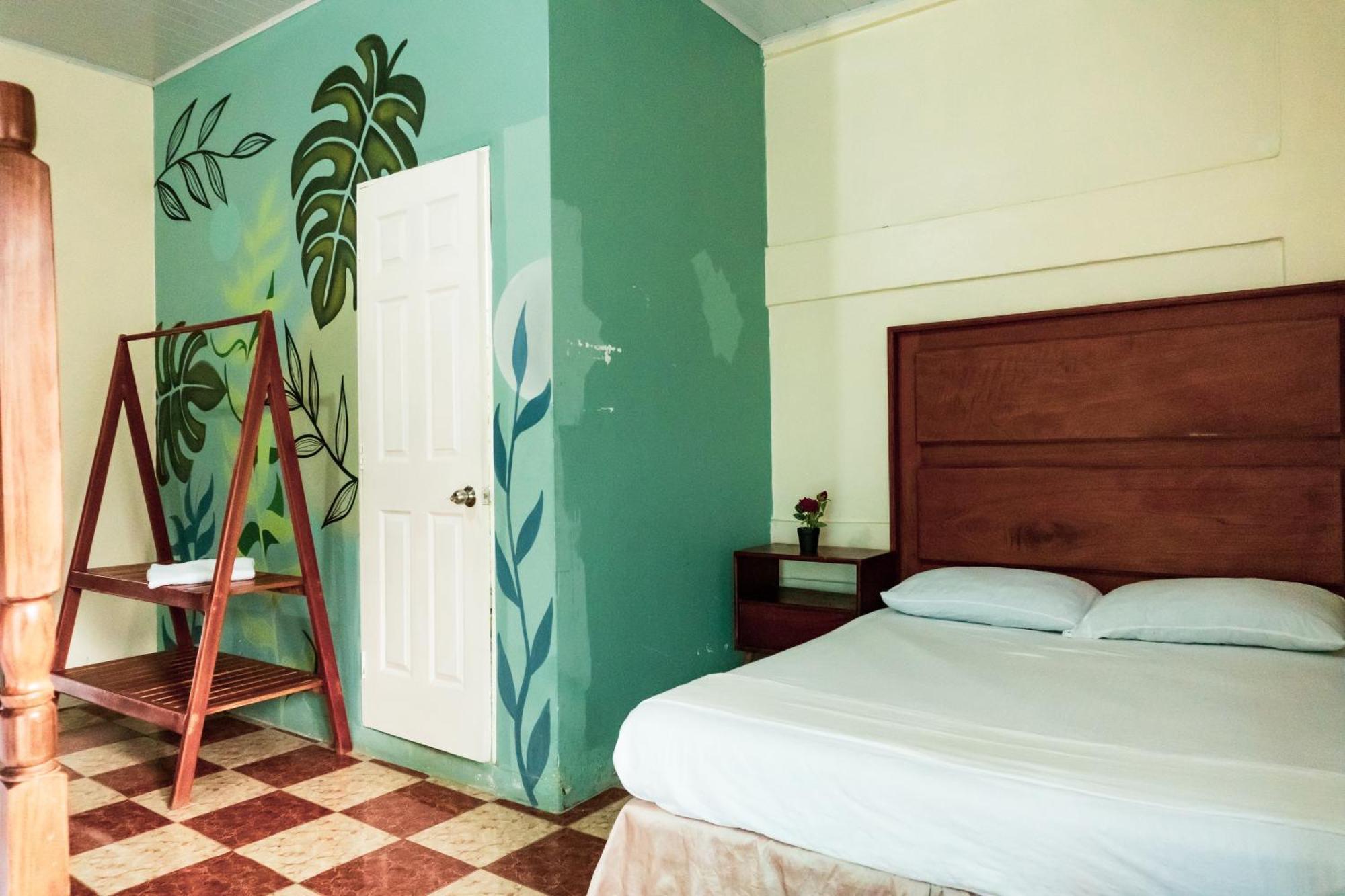 Hostal Eden Мойогалпа Екстериор снимка