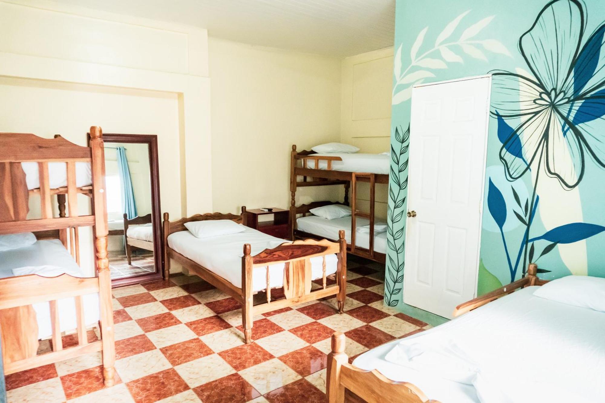 Hostal Eden Мойогалпа Екстериор снимка