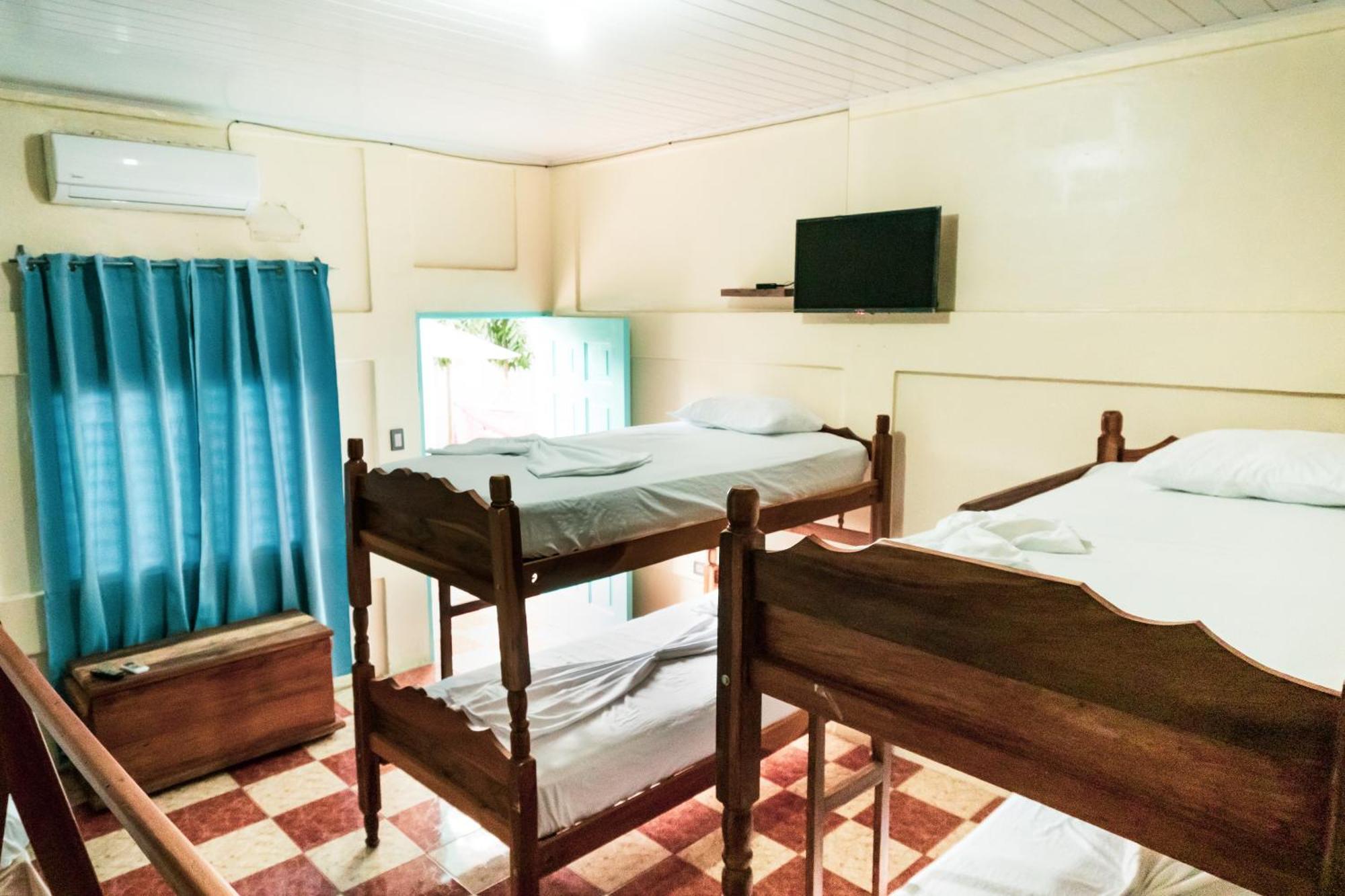 Hostal Eden Мойогалпа Екстериор снимка