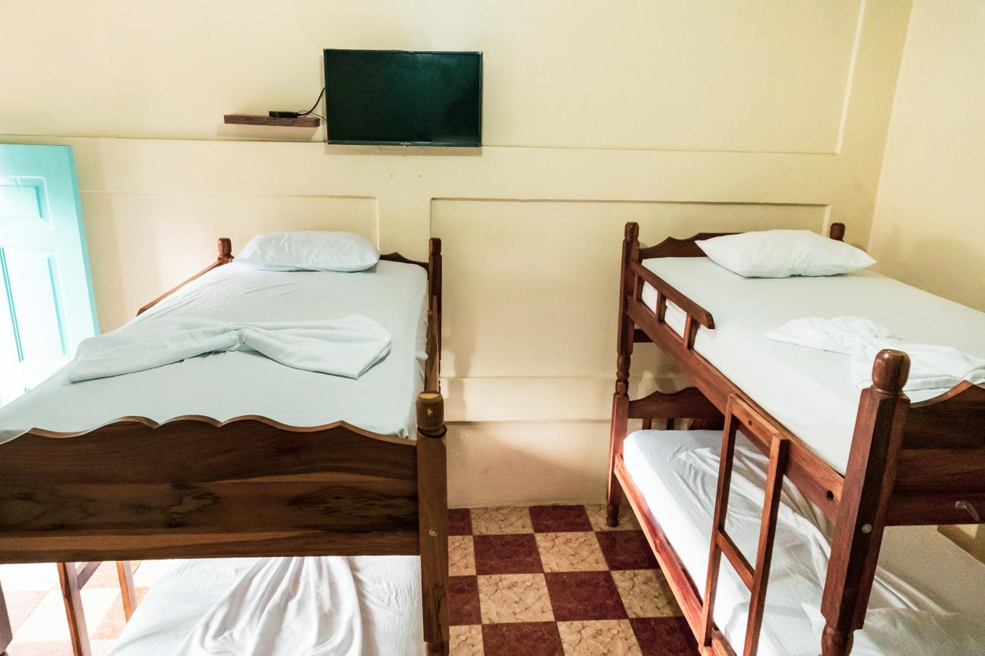 Hostal Eden Мойогалпа Екстериор снимка