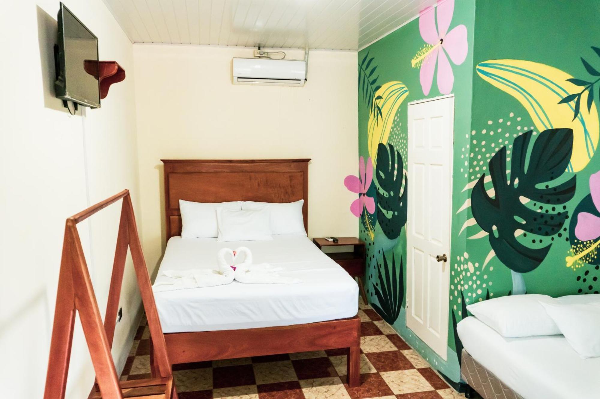 Hostal Eden Мойогалпа Екстериор снимка