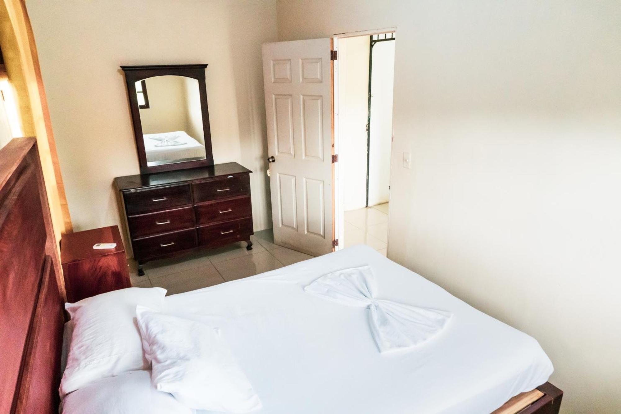 Hostal Eden Мойогалпа Екстериор снимка