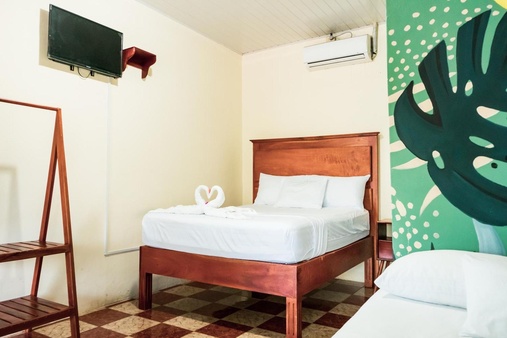 Hostal Eden Мойогалпа Екстериор снимка