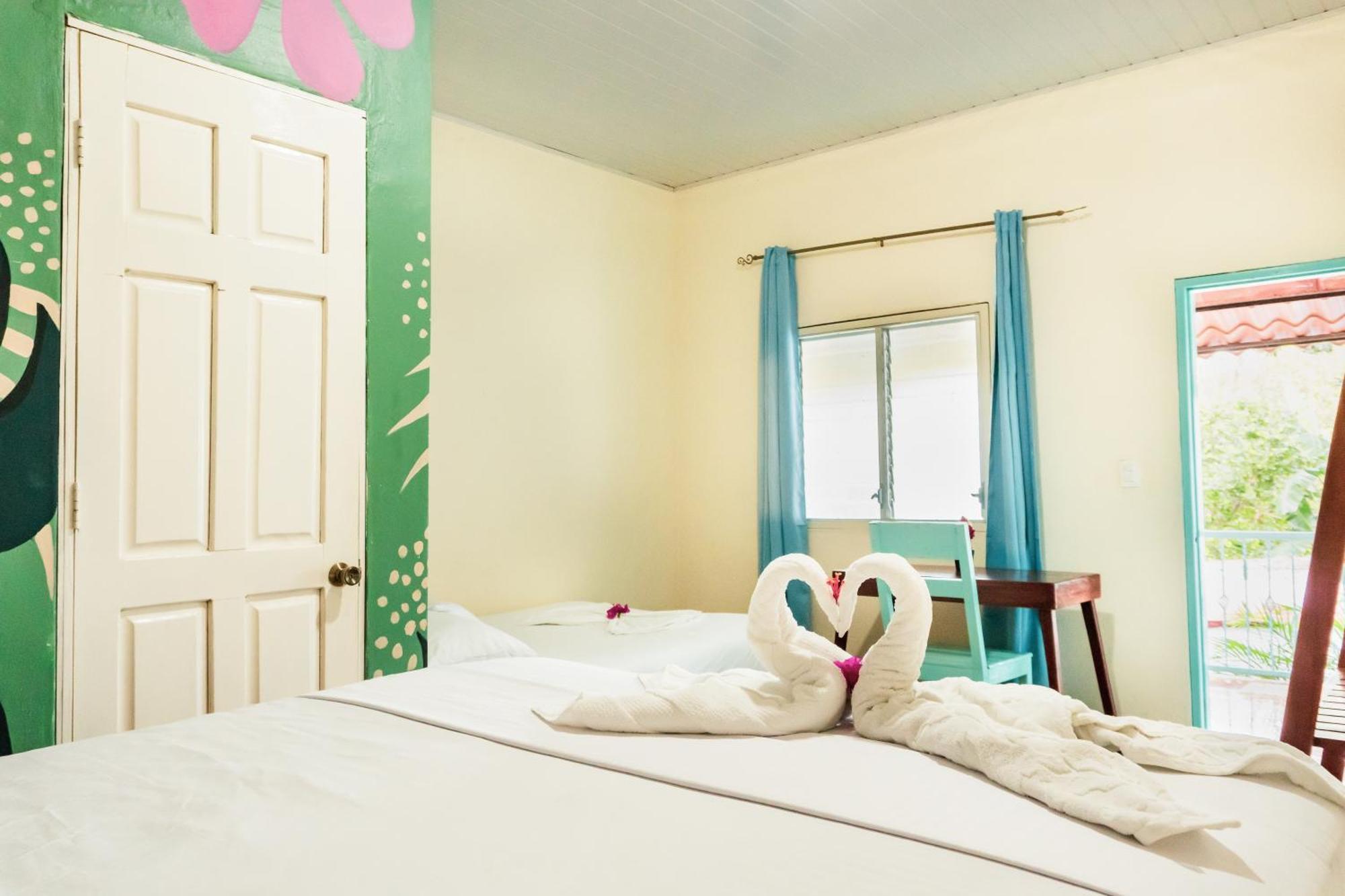 Hostal Eden Мойогалпа Екстериор снимка