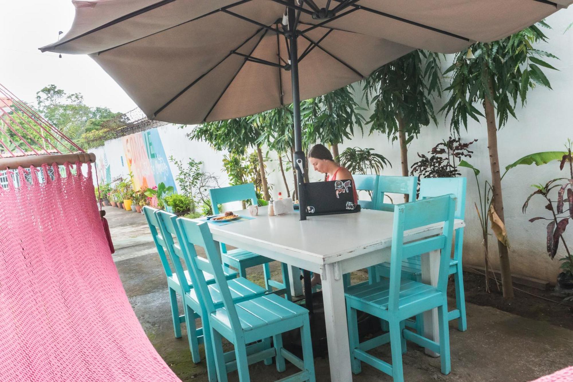 Hostal Eden Мойогалпа Екстериор снимка