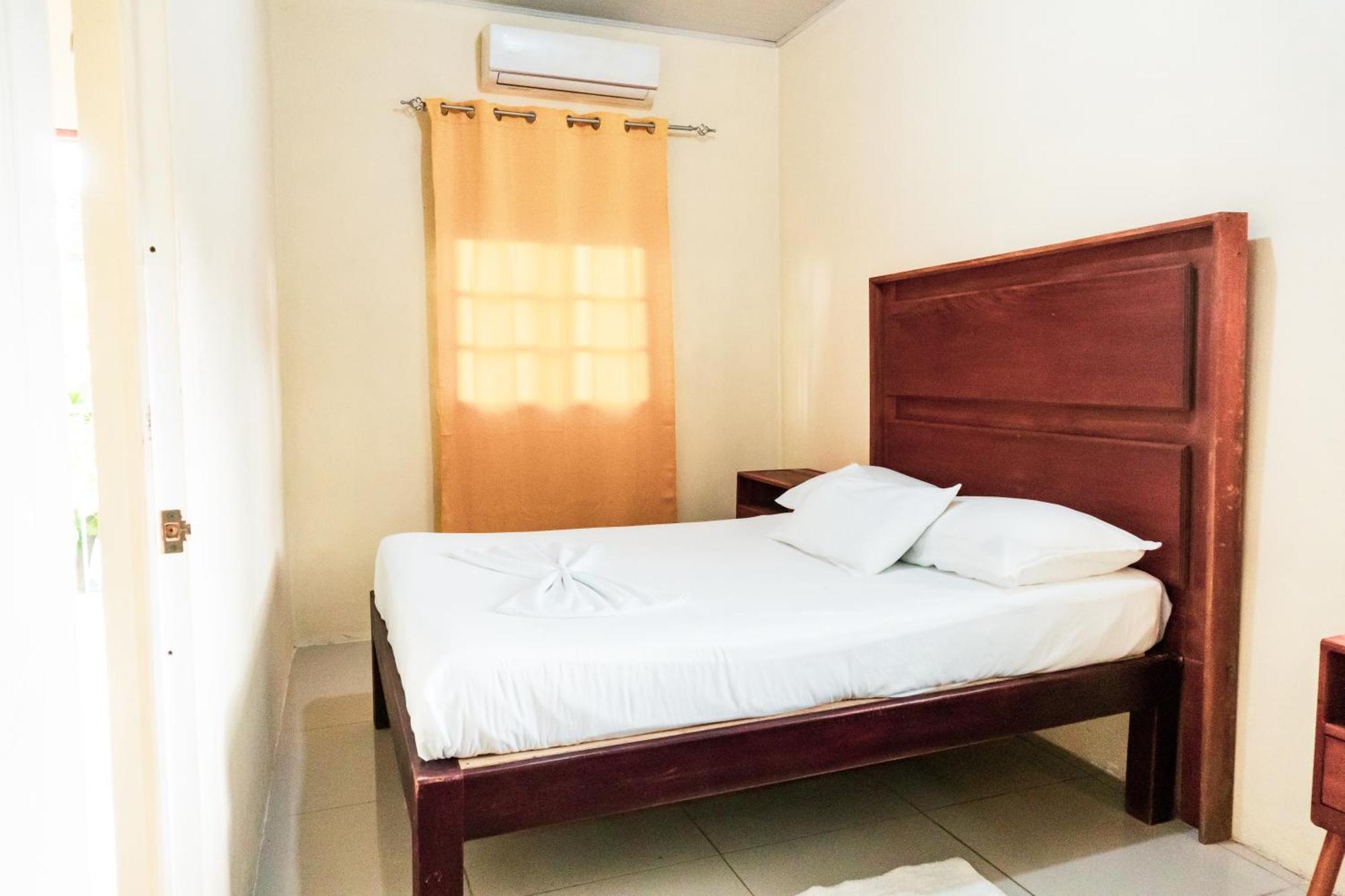 Hostal Eden Мойогалпа Екстериор снимка