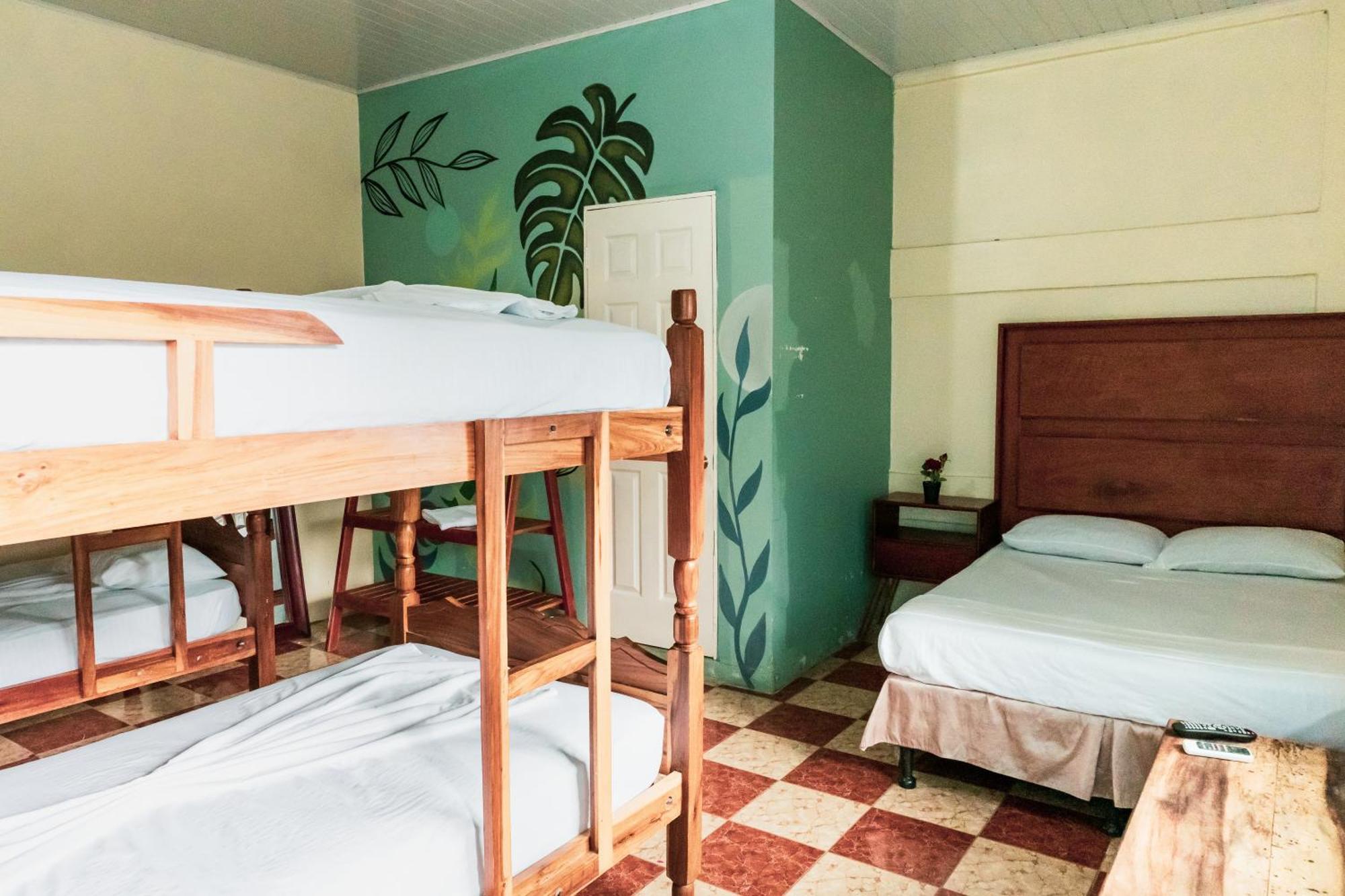 Hostal Eden Мойогалпа Екстериор снимка