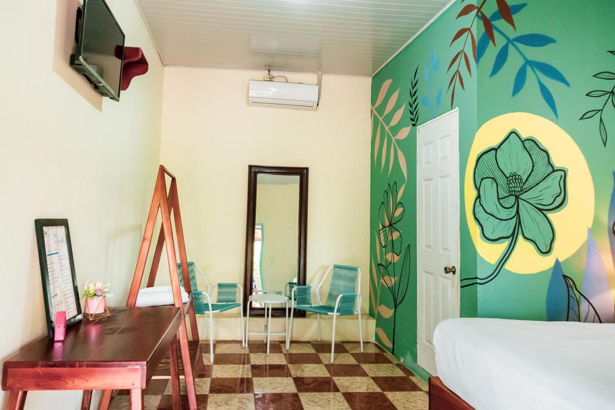 Hostal Eden Мойогалпа Екстериор снимка
