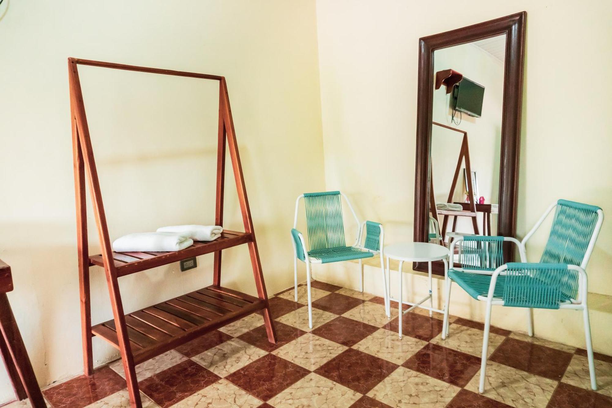 Hostal Eden Мойогалпа Екстериор снимка