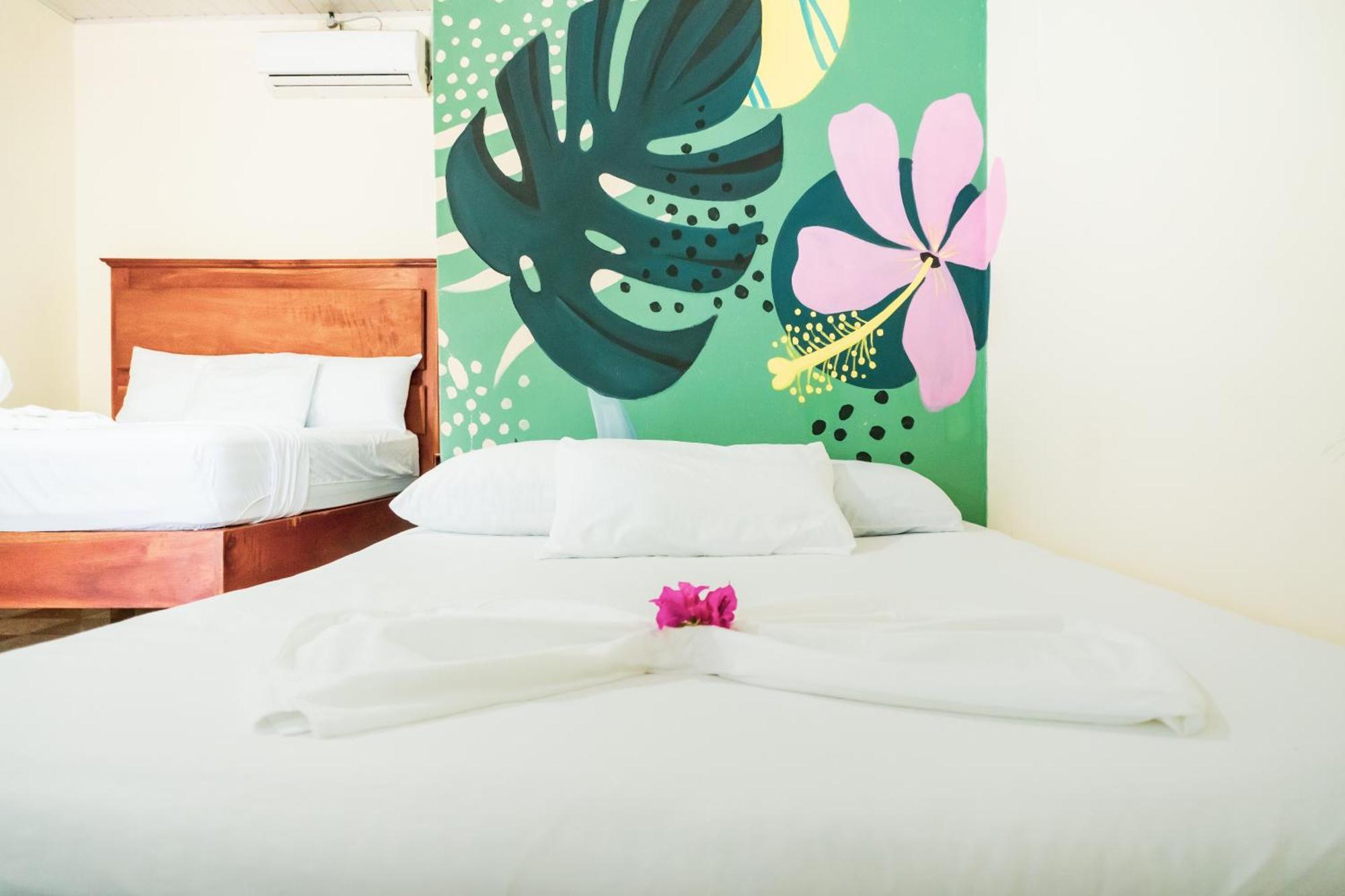 Hostal Eden Мойогалпа Екстериор снимка