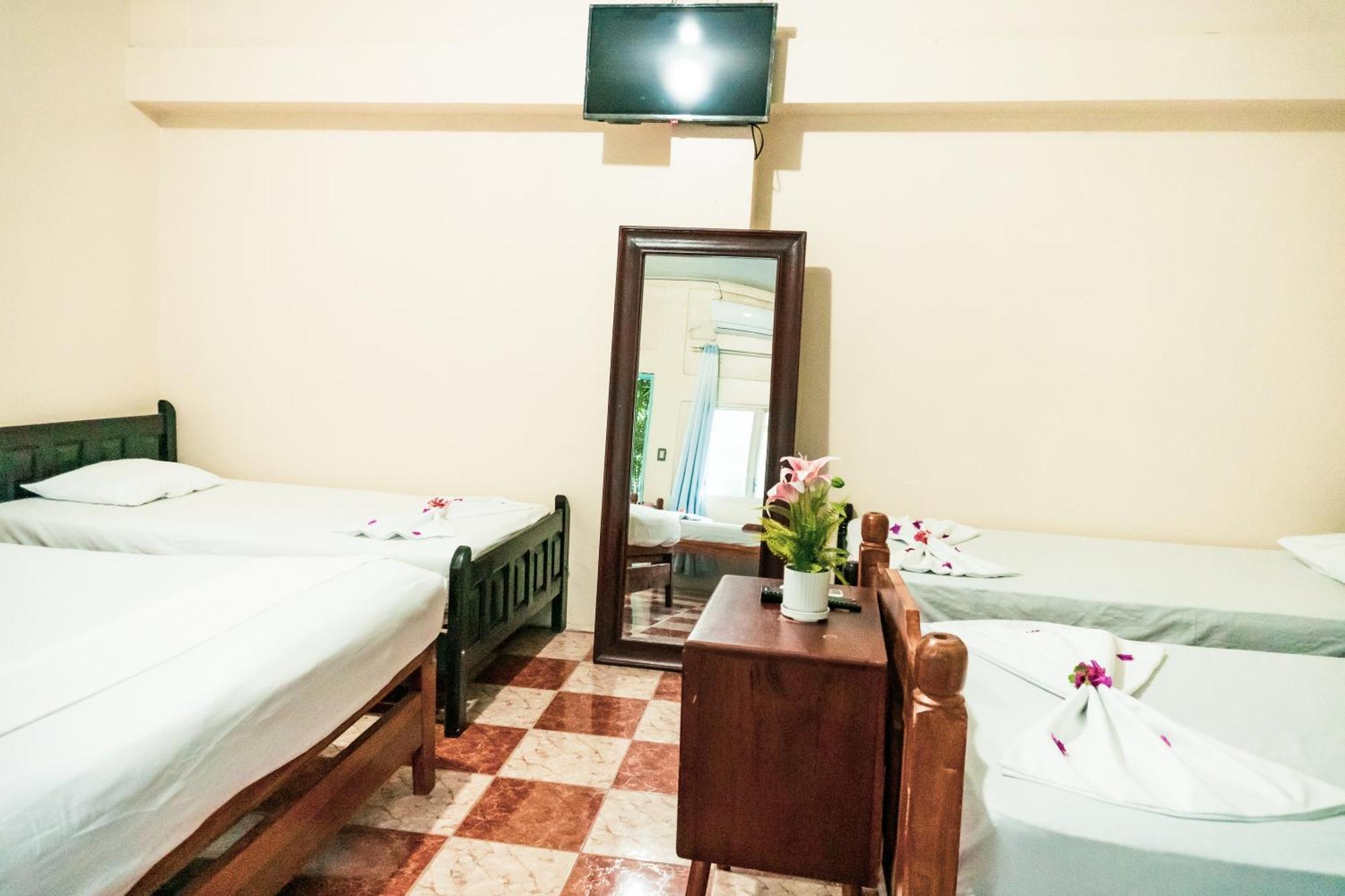 Hostal Eden Мойогалпа Екстериор снимка